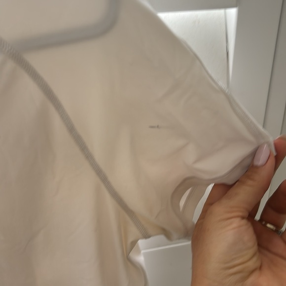 White lulu t shirt open back size 4 - Picture 3 of 3